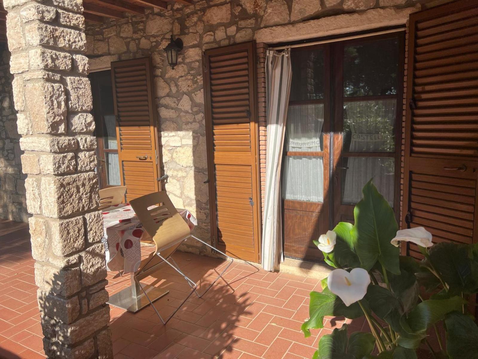 Agriturismo La Castellina サトゥルニア エクステリア 写真