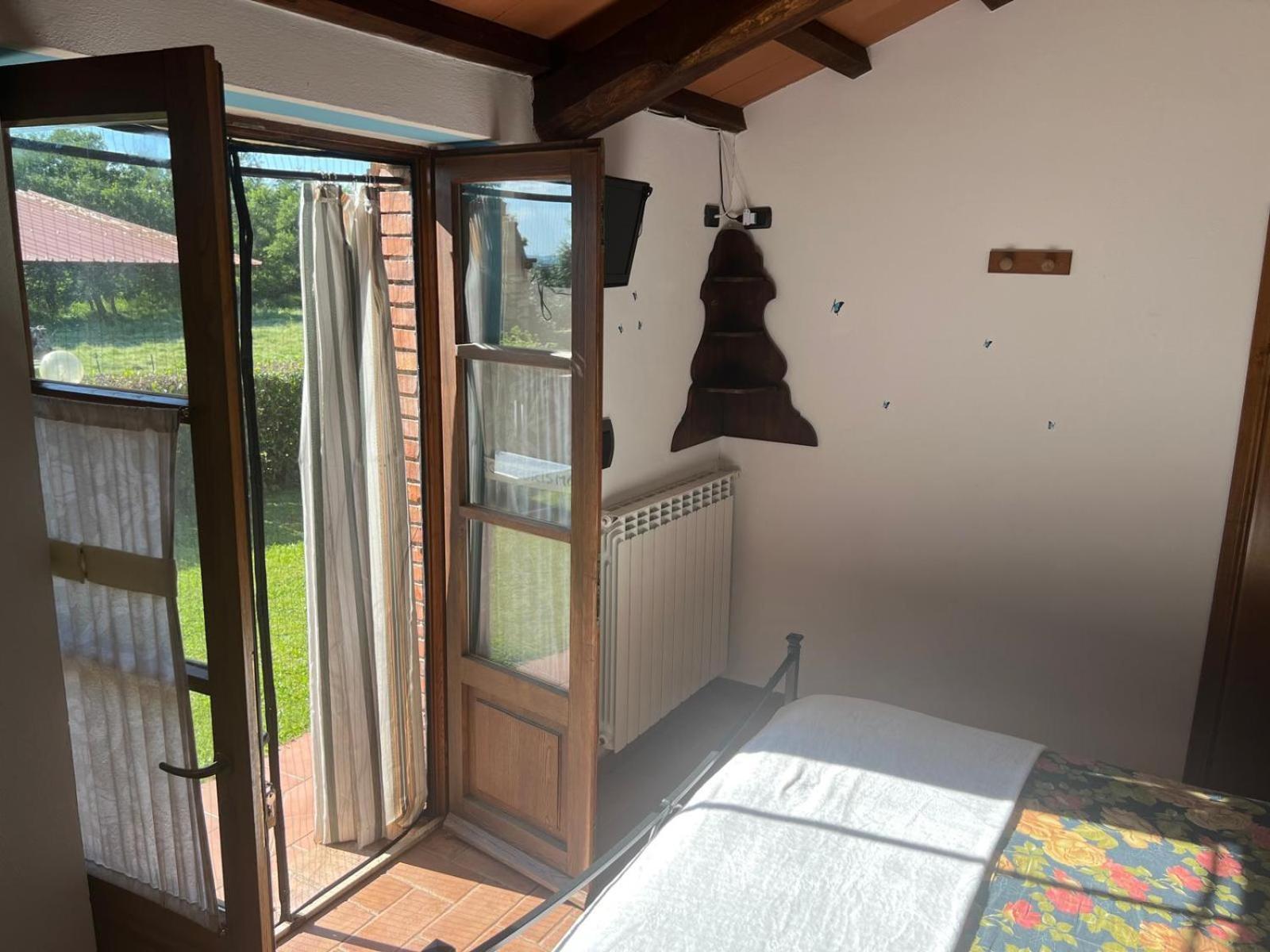 Agriturismo La Castellina サトゥルニア エクステリア 写真